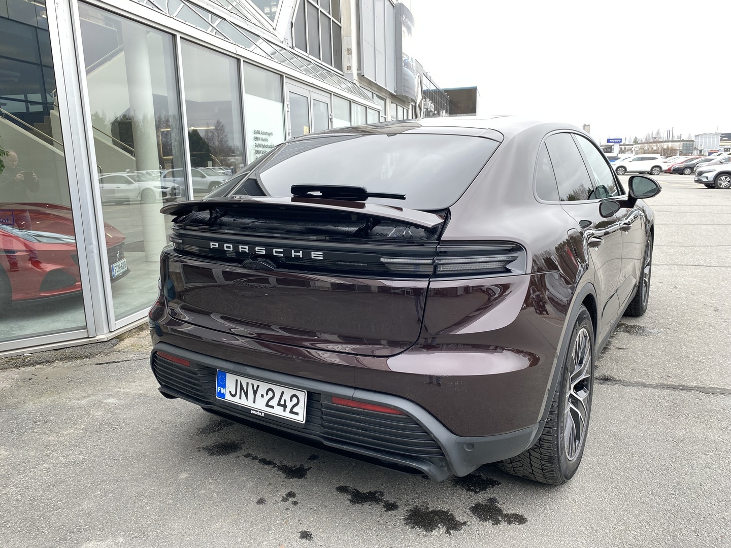 PORSCHE Macan 2025