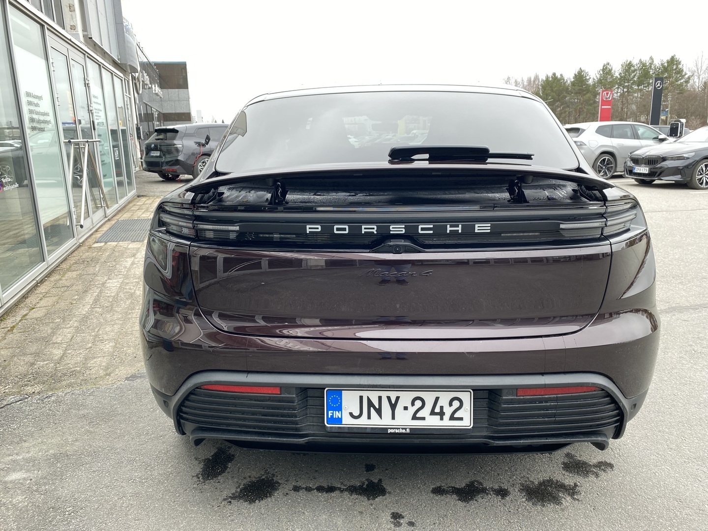 PORSCHE Macan 2025