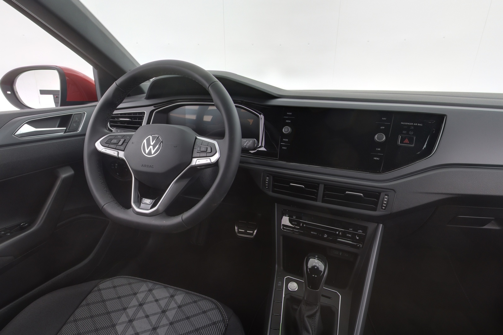 VOLKSWAGEN Taigo 10