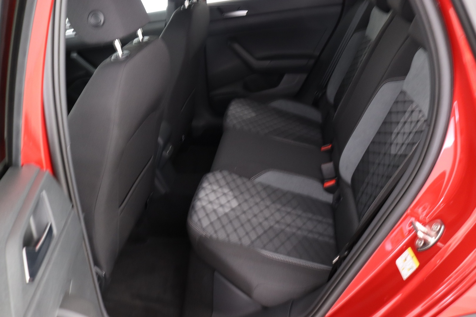 VOLKSWAGEN Taigo 29