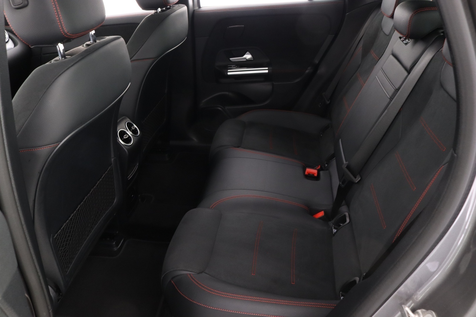 MERCEDES-BENZ EQA 16