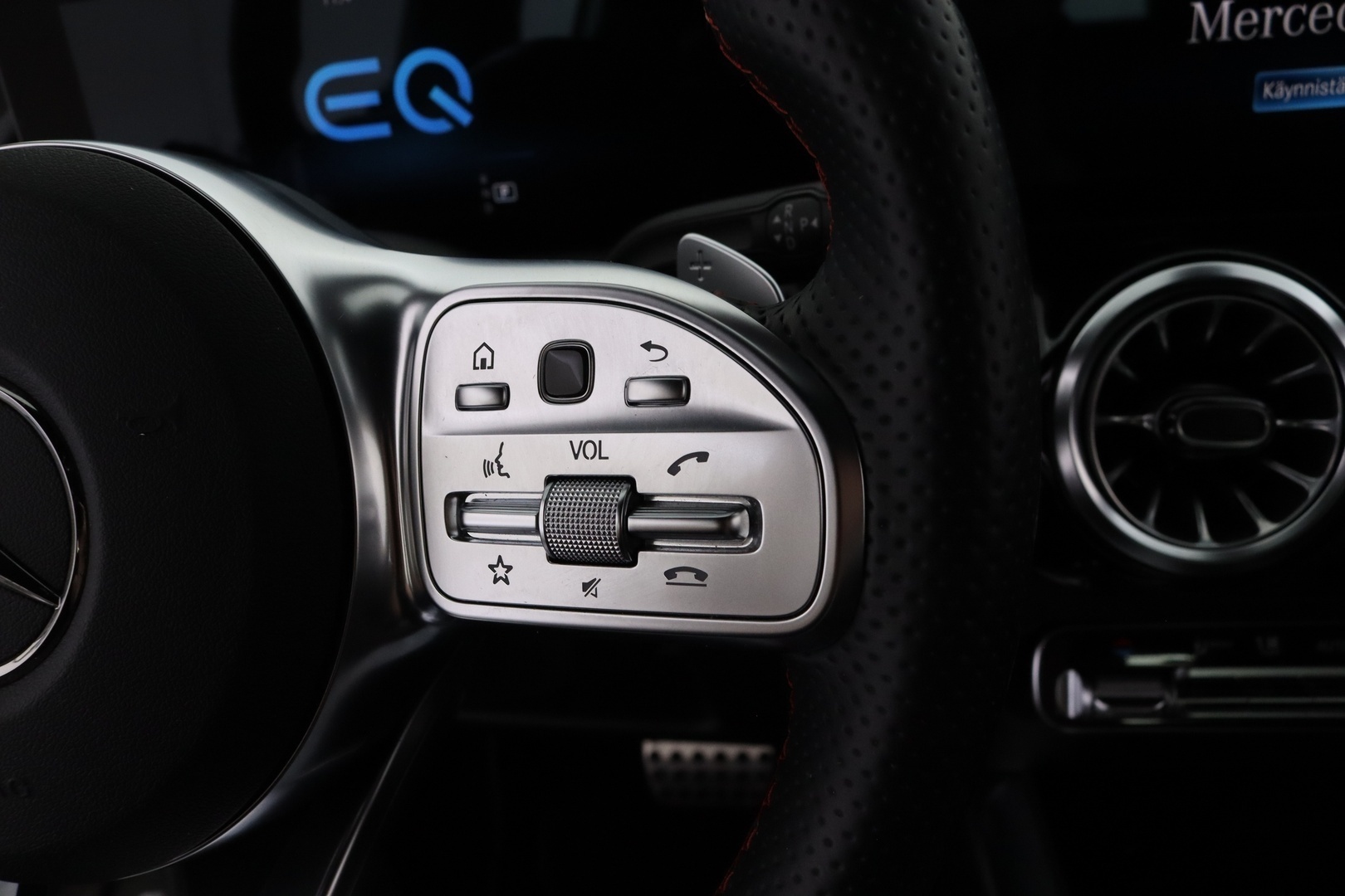 MERCEDES-BENZ EQA 23
