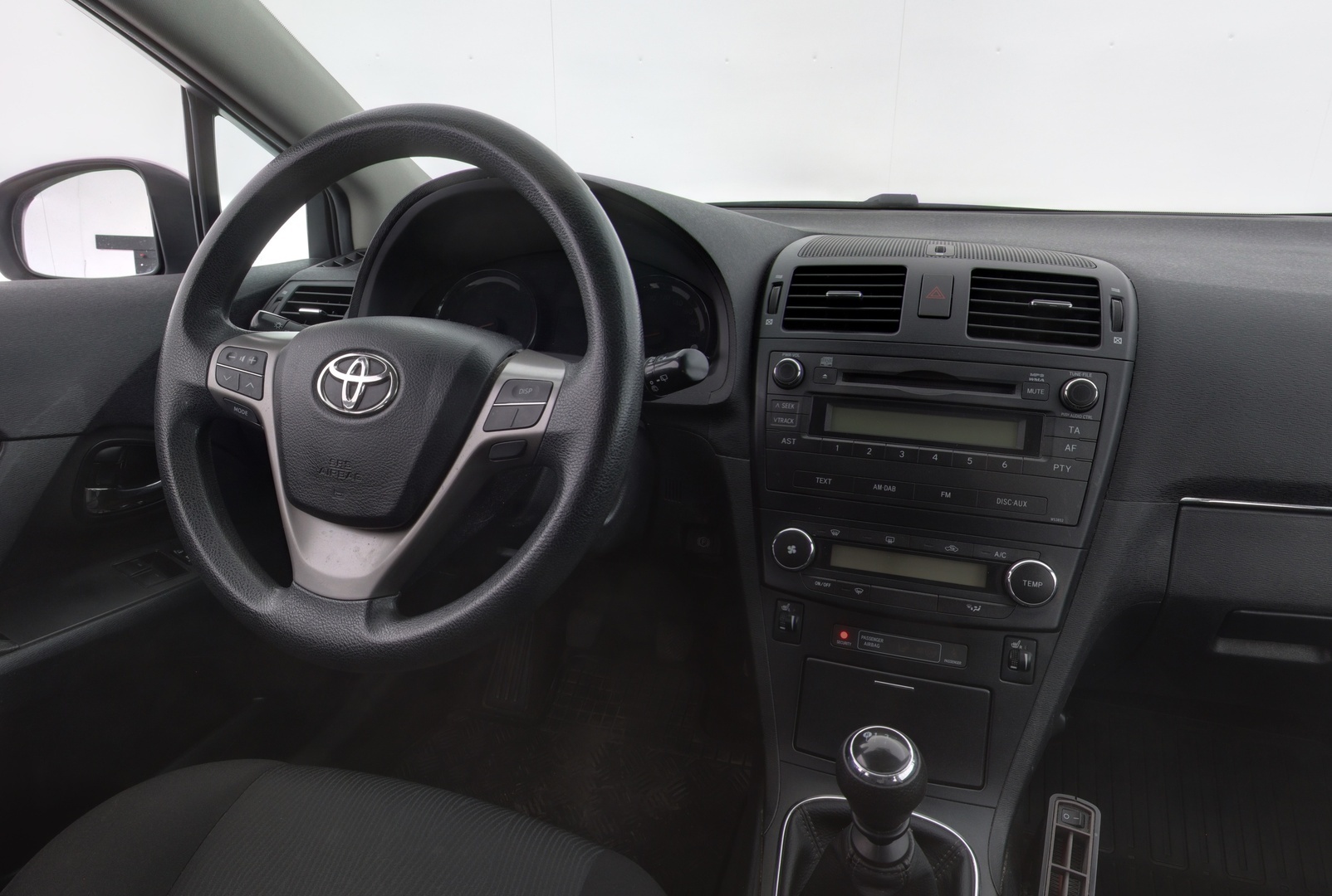 TOYOTA Avensis 2011