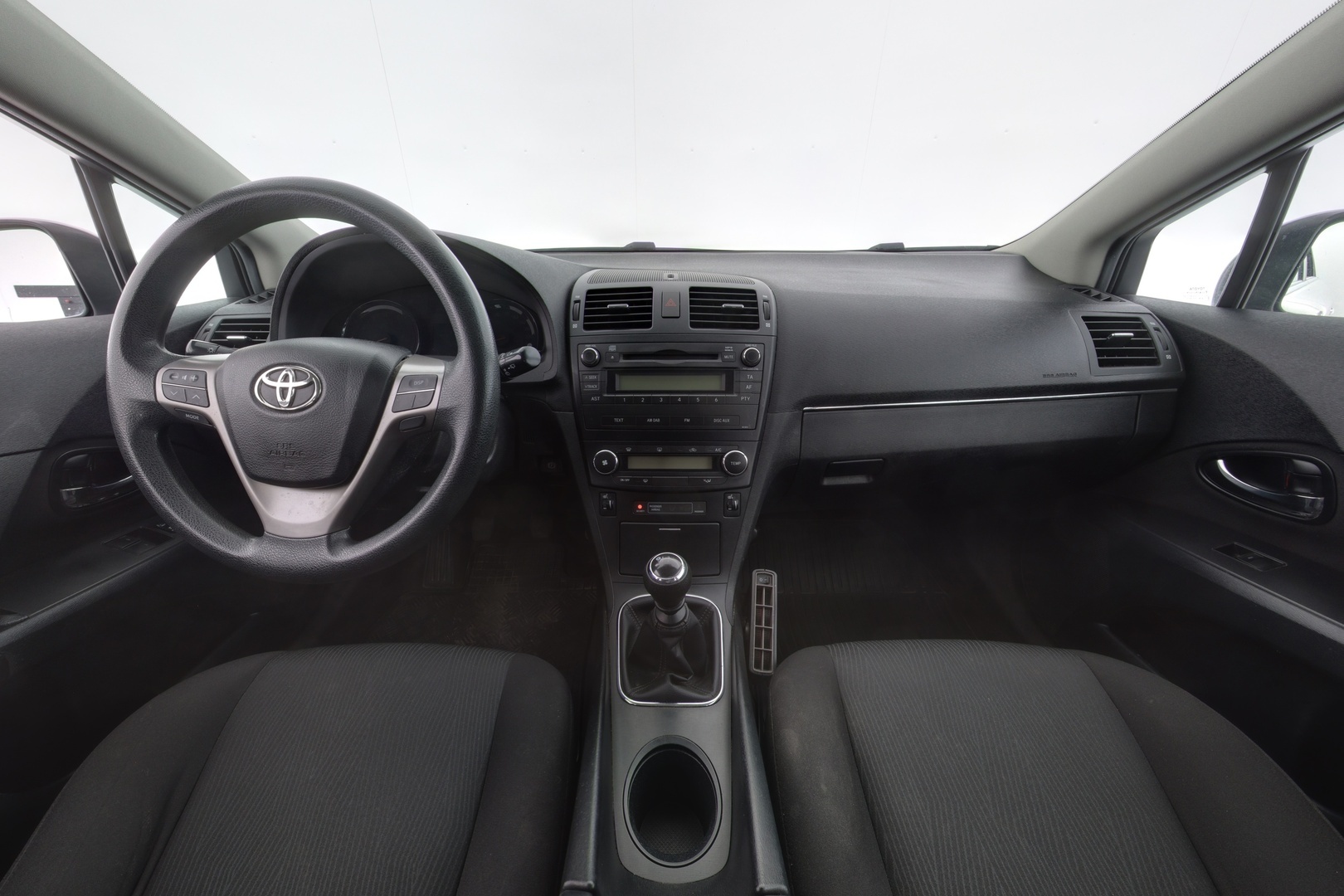 TOYOTA Avensis 2011