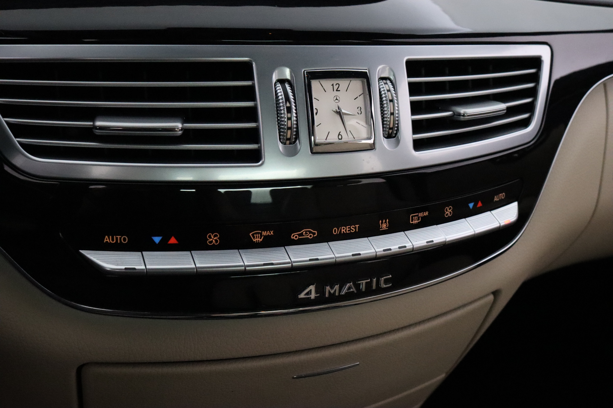 MERCEDES-BENZ S 2013