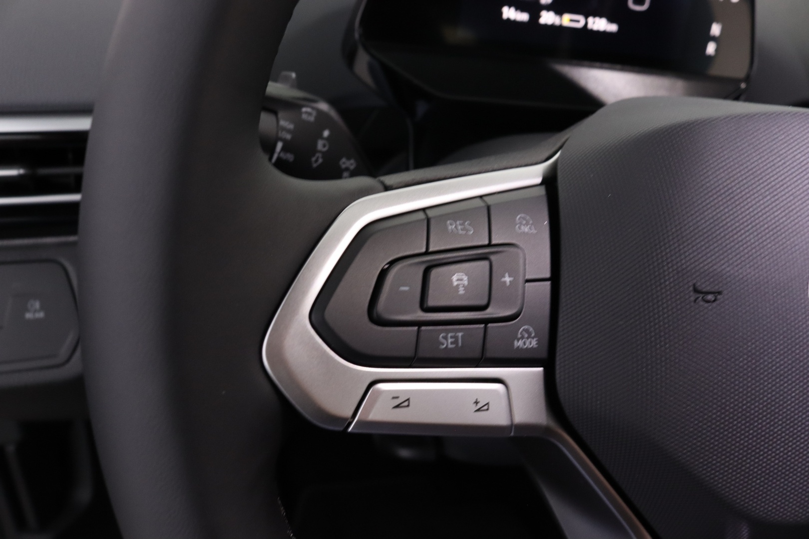 VOLKSWAGEN ID.4 21