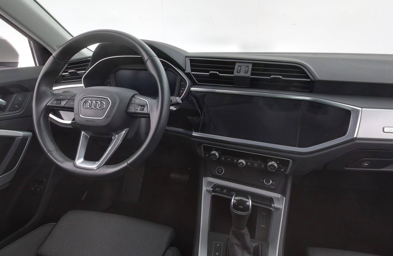 AUDI Q3 12