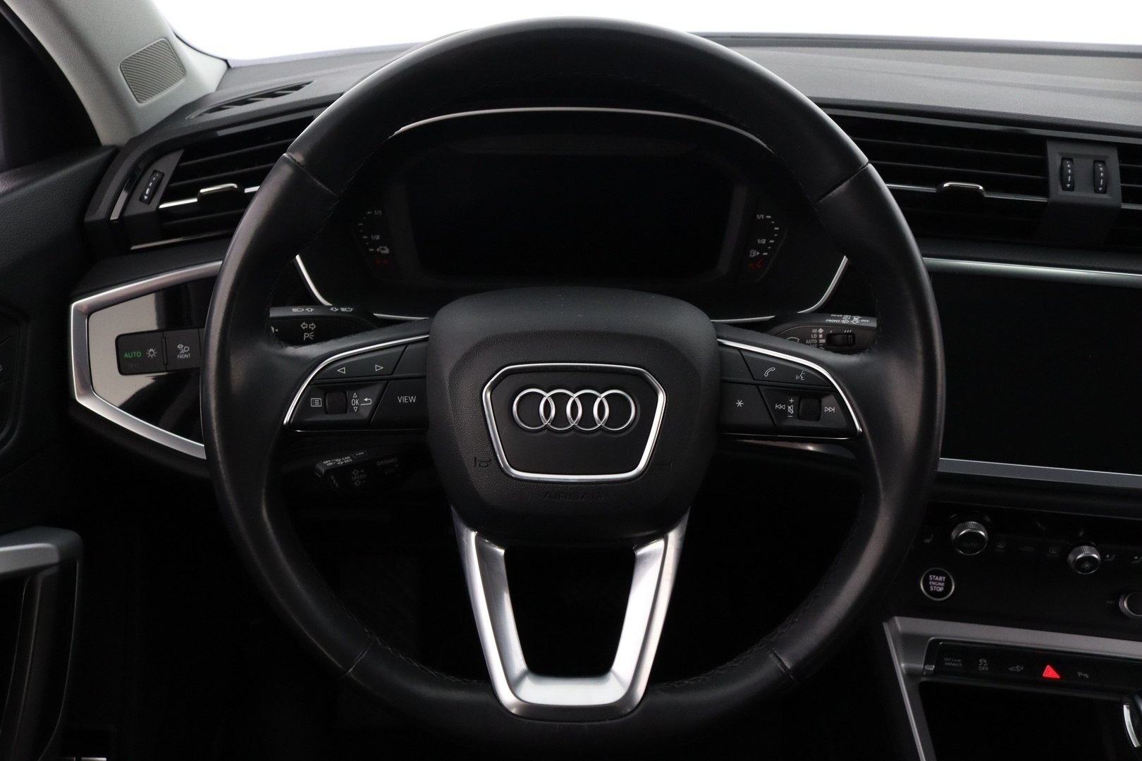 AUDI Q3 18