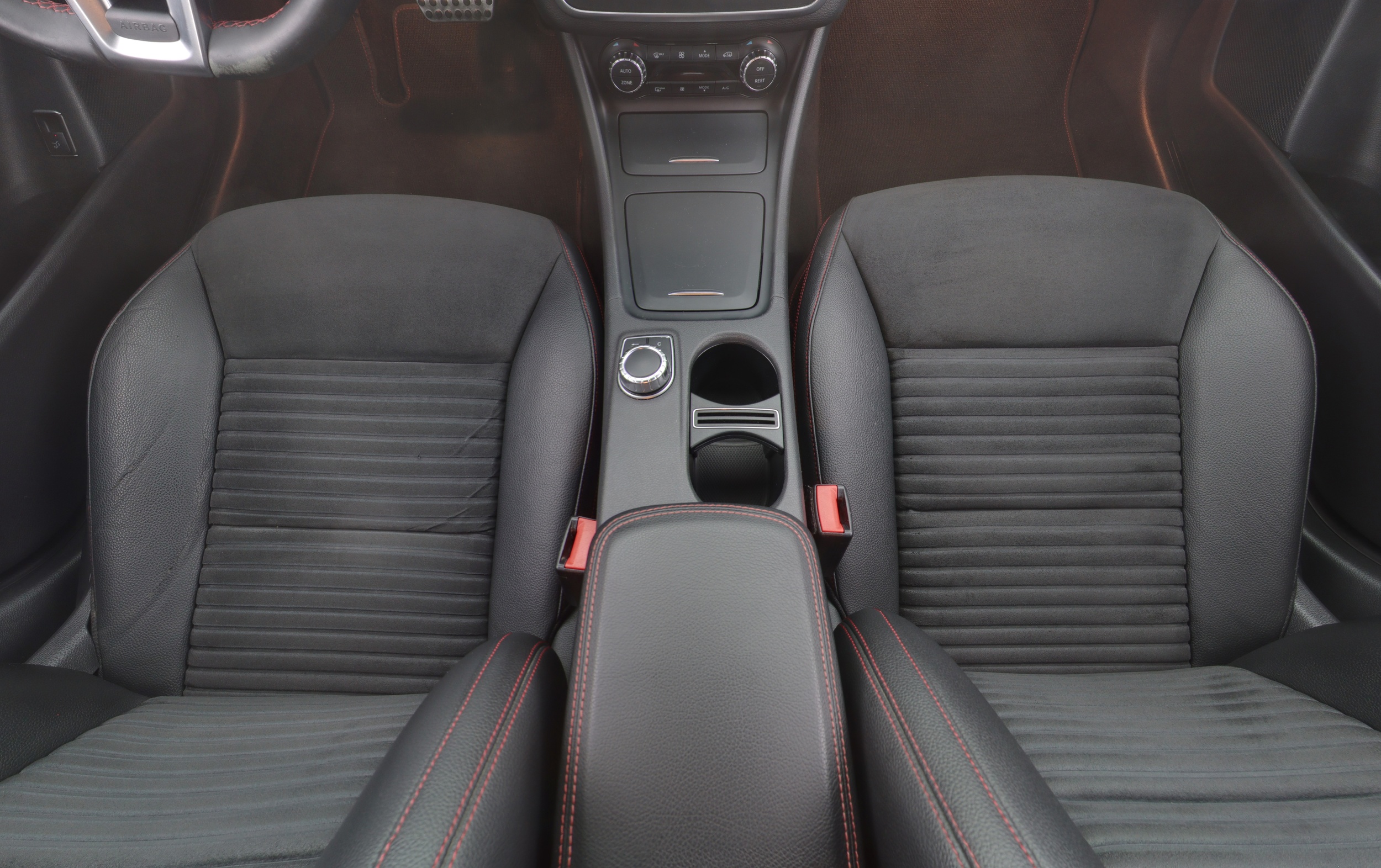 MERCEDES-BENZ GLA 2015