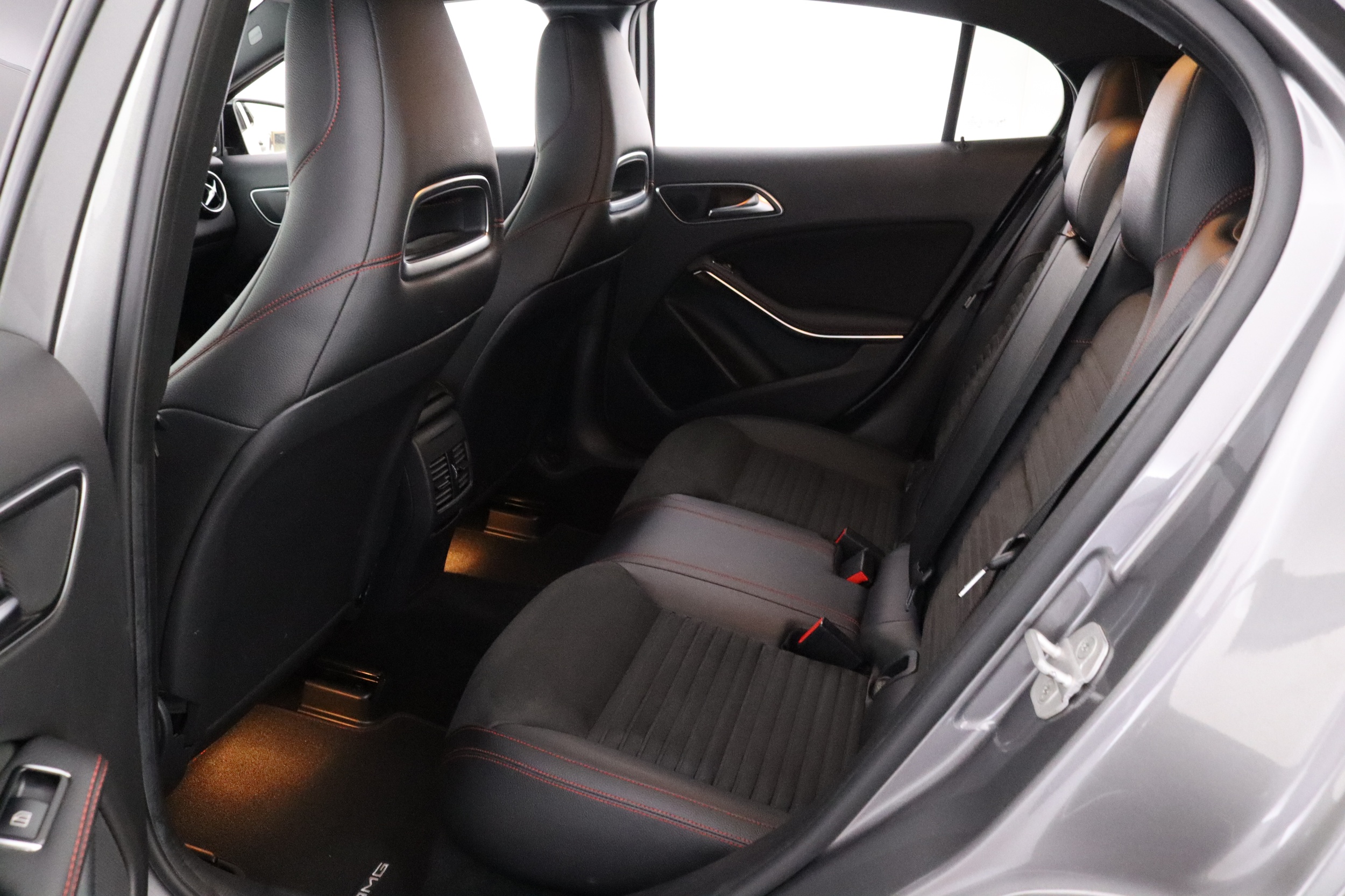 MERCEDES-BENZ GLA 2015