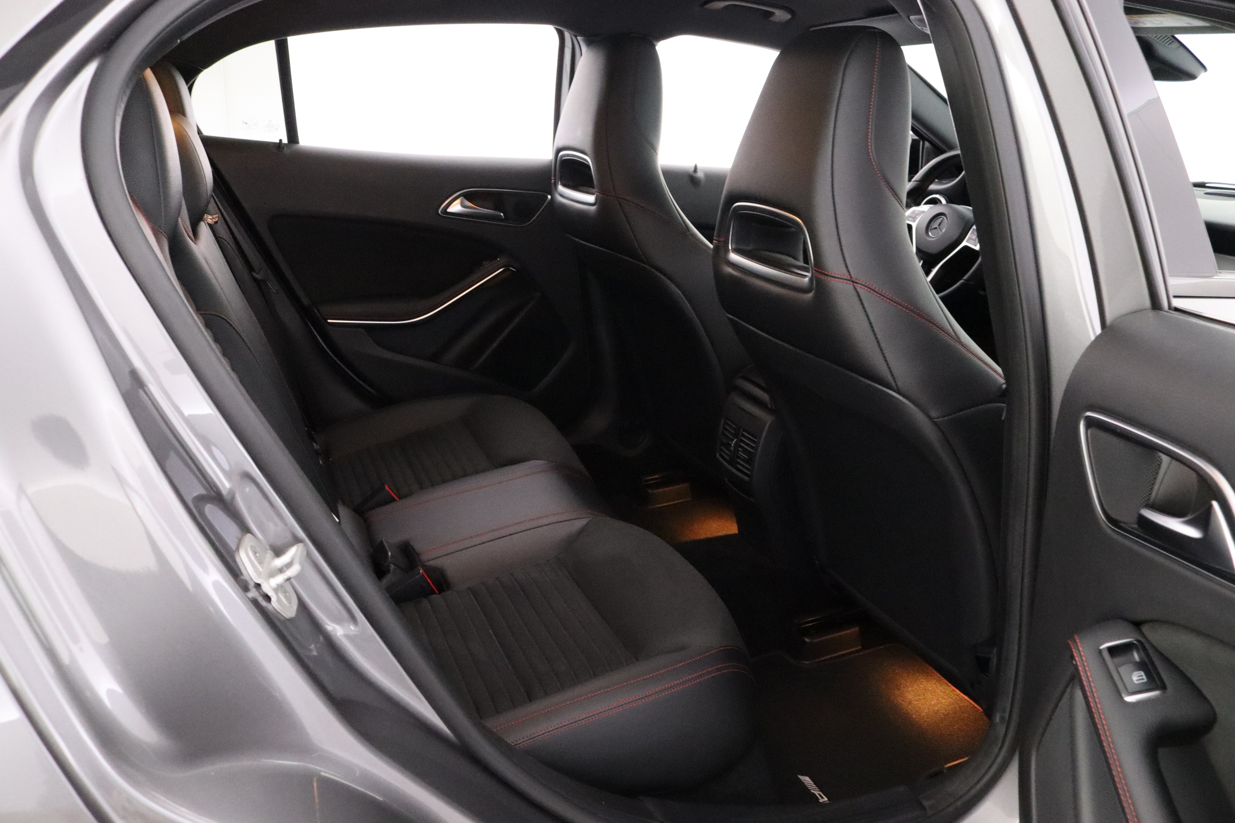 MERCEDES-BENZ GLA 2015