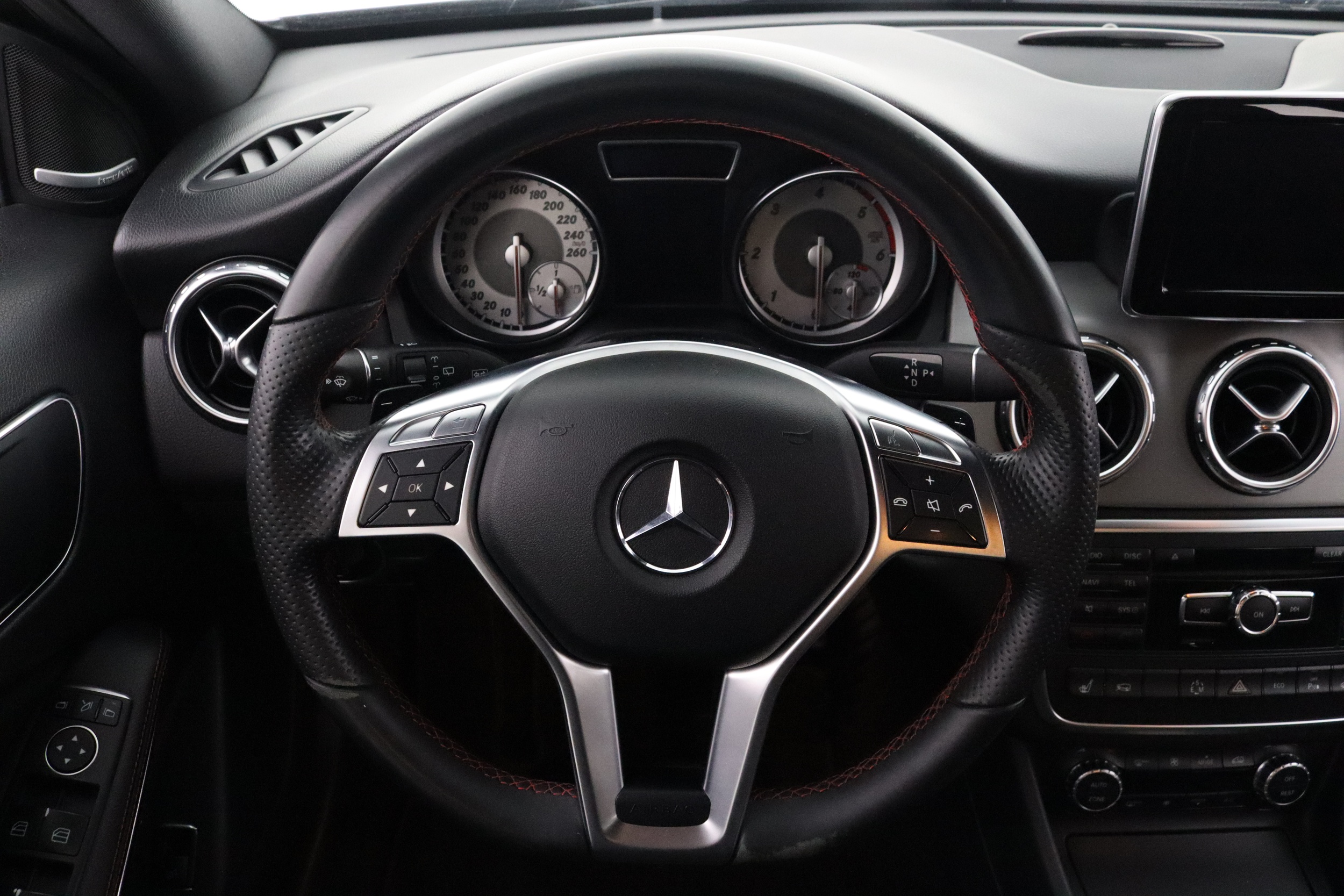 MERCEDES-BENZ GLA 2015