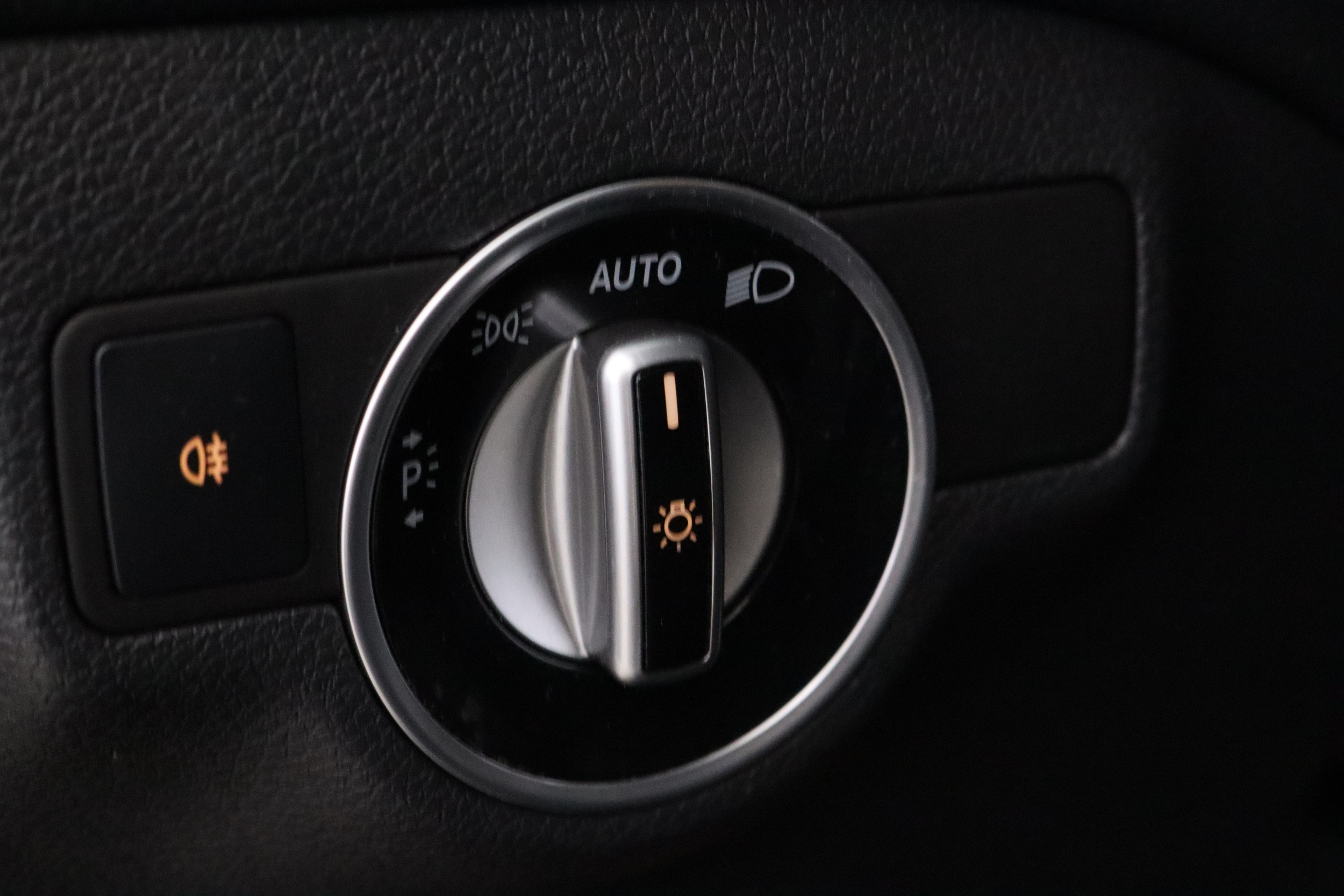 MERCEDES-BENZ GLA 2015