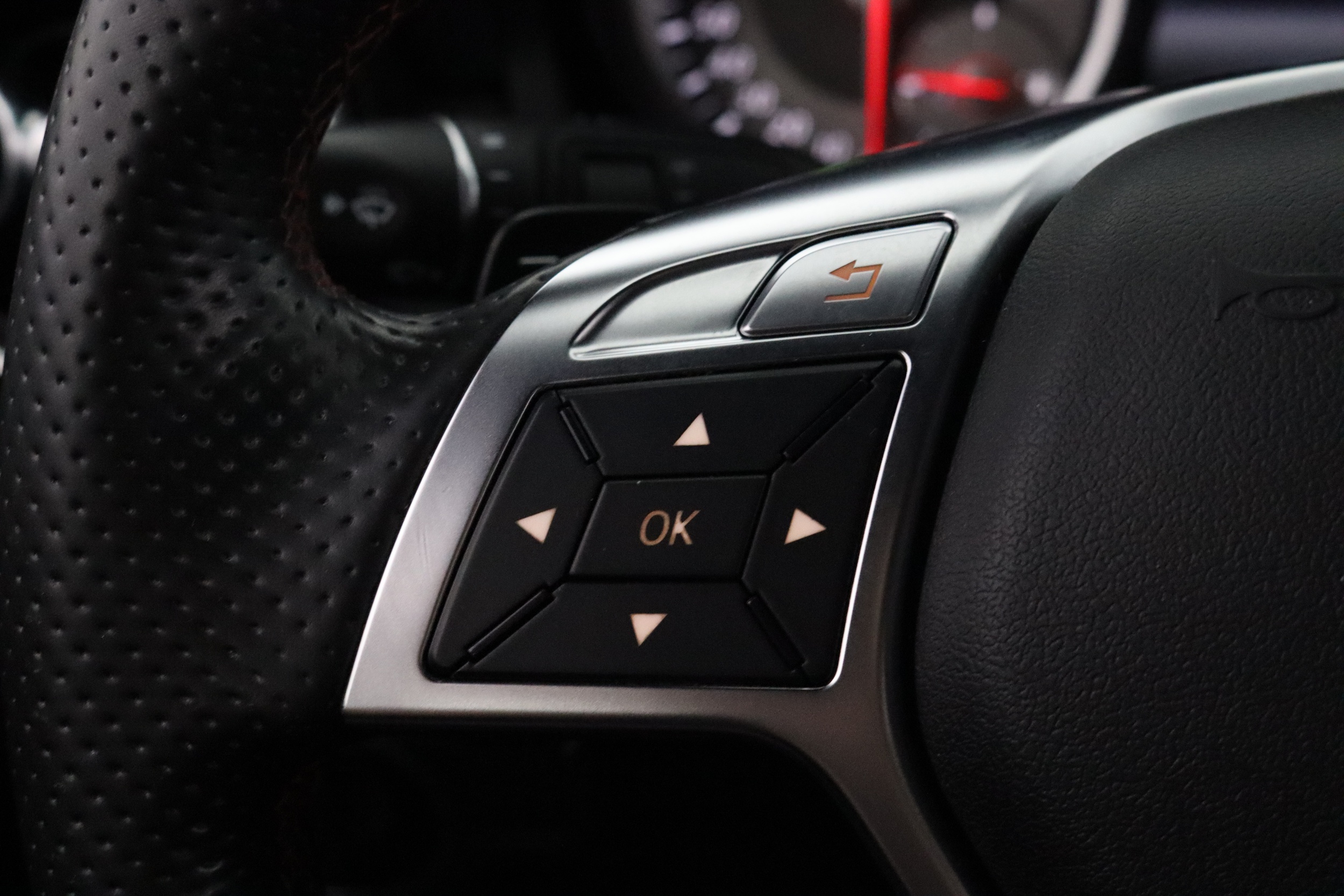 MERCEDES-BENZ GLA 2015