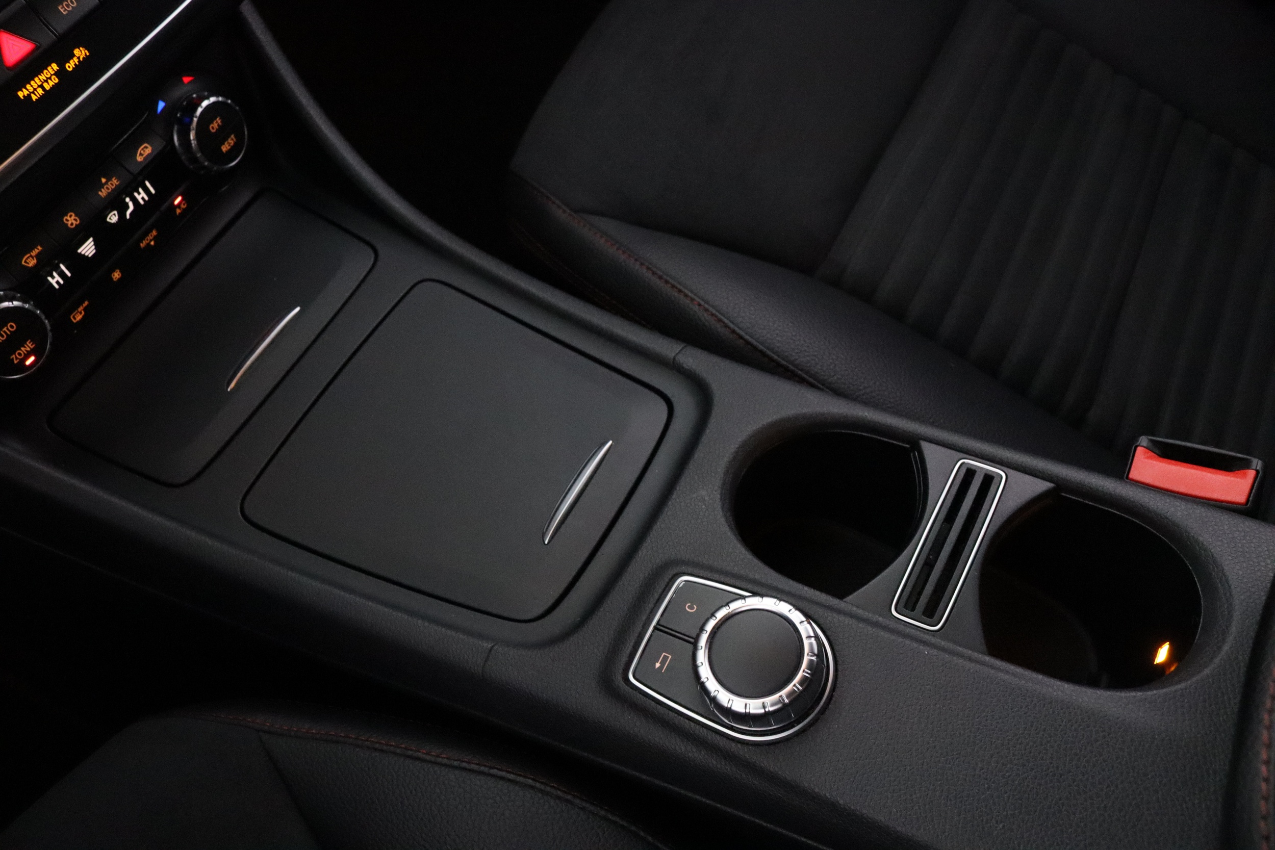 MERCEDES-BENZ GLA 2015