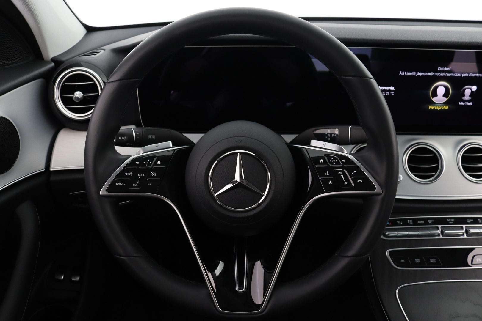 MERCEDES-BENZ E 18