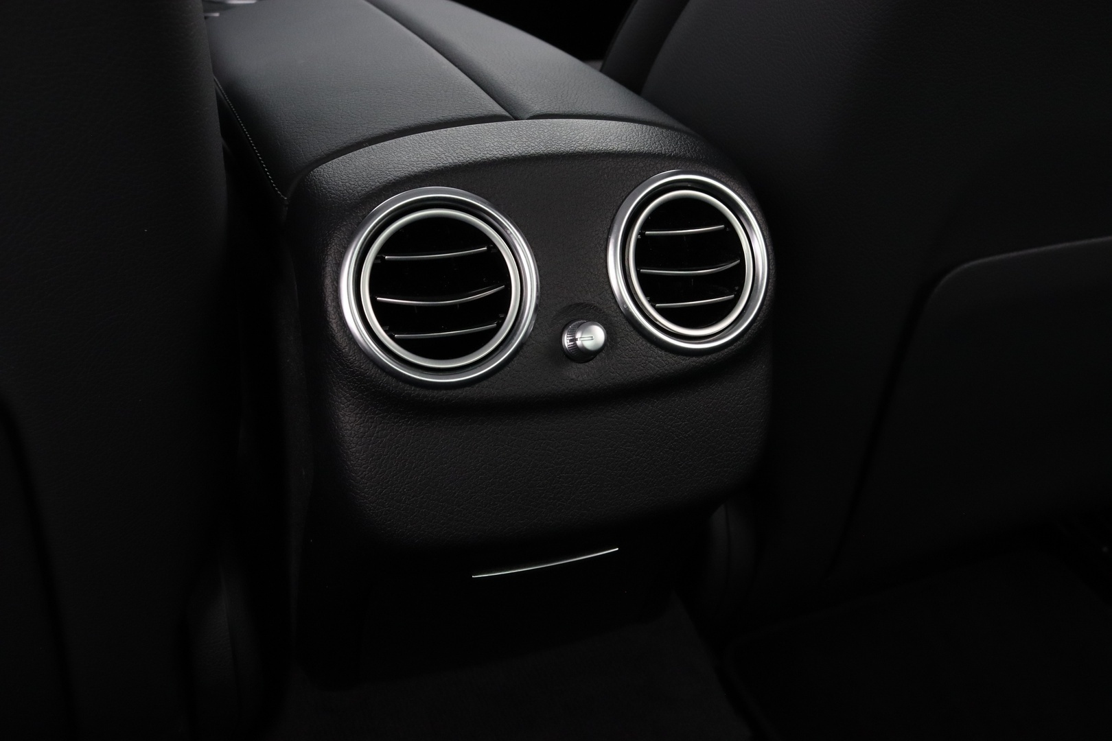 MERCEDES-BENZ E 19
