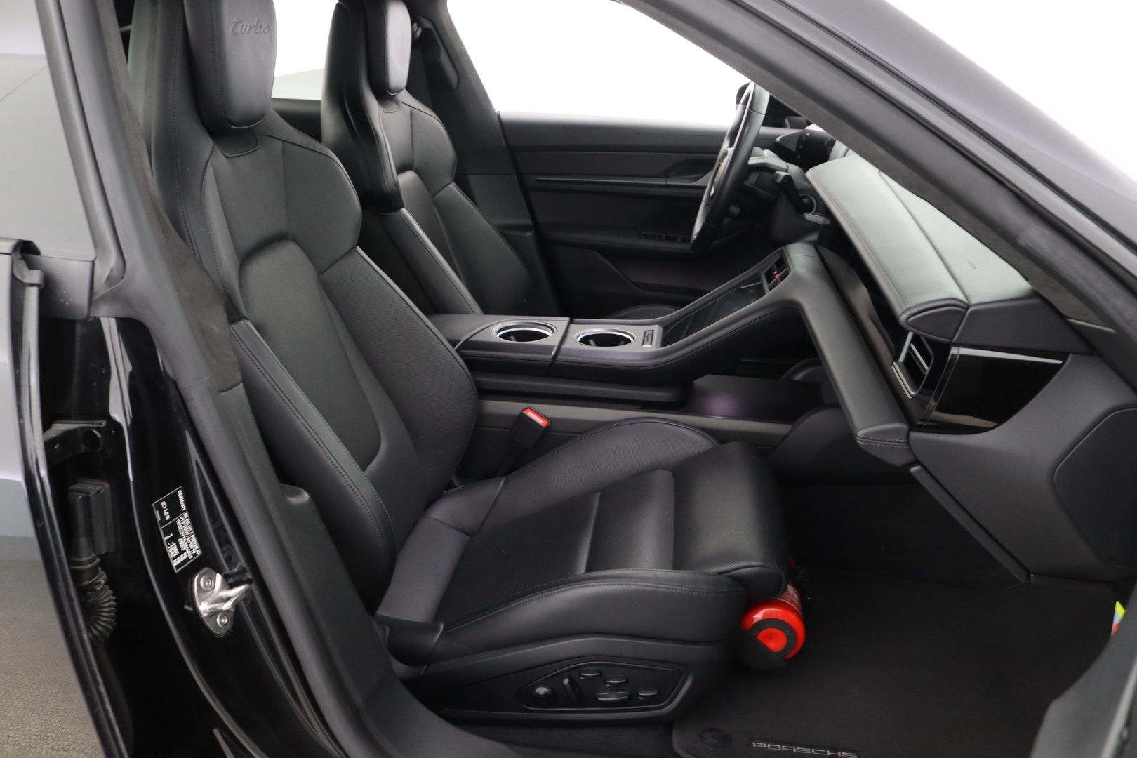 PORSCHE Taycan 2020