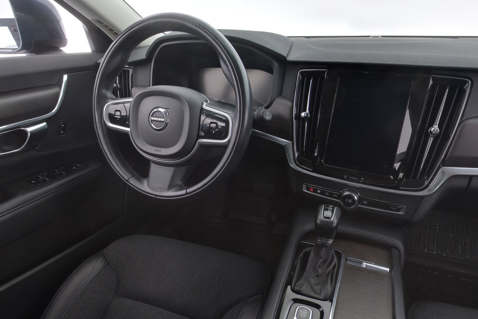 VOLVO V90 Cross Country 12