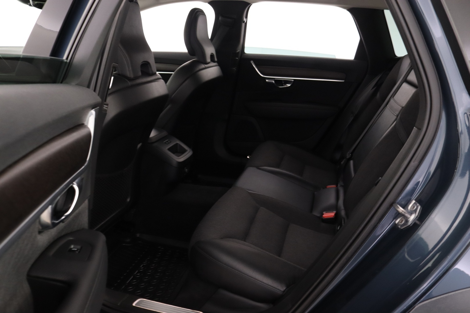 VOLVO V90 Cross Country 15