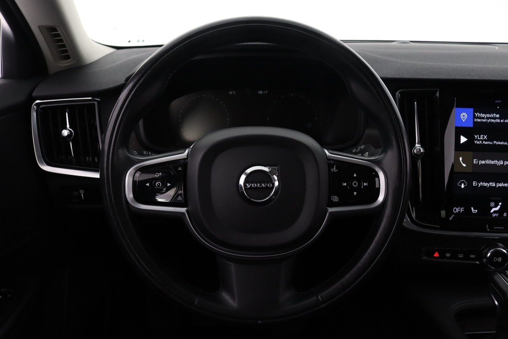 VOLVO V90 Cross Country 19