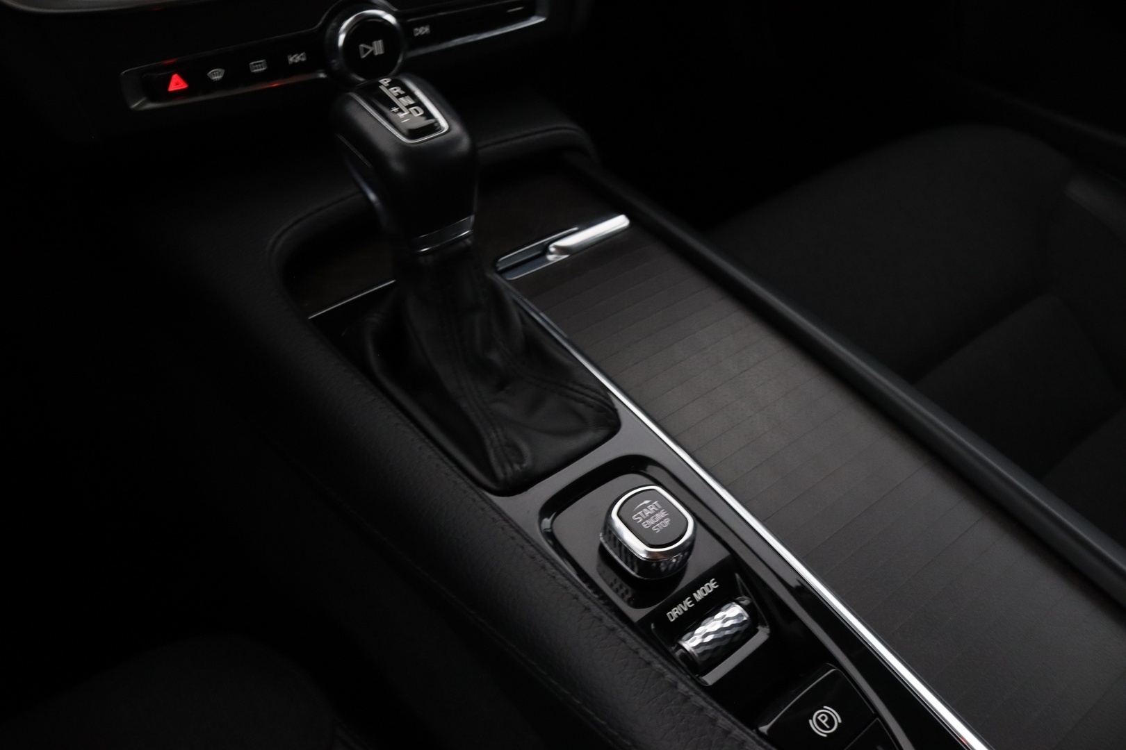 VOLVO V90 Cross Country 33