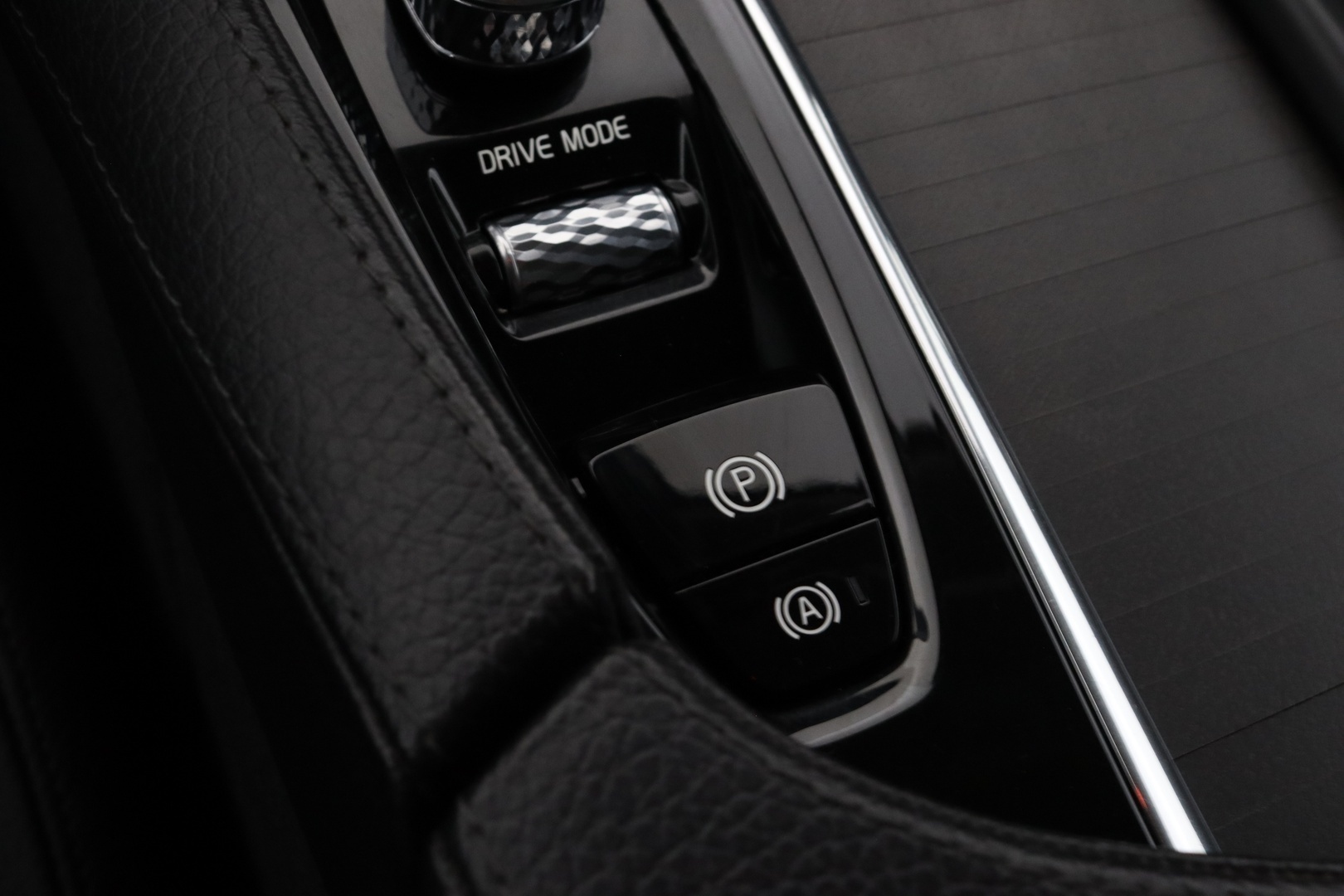 VOLVO V90 Cross Country 34