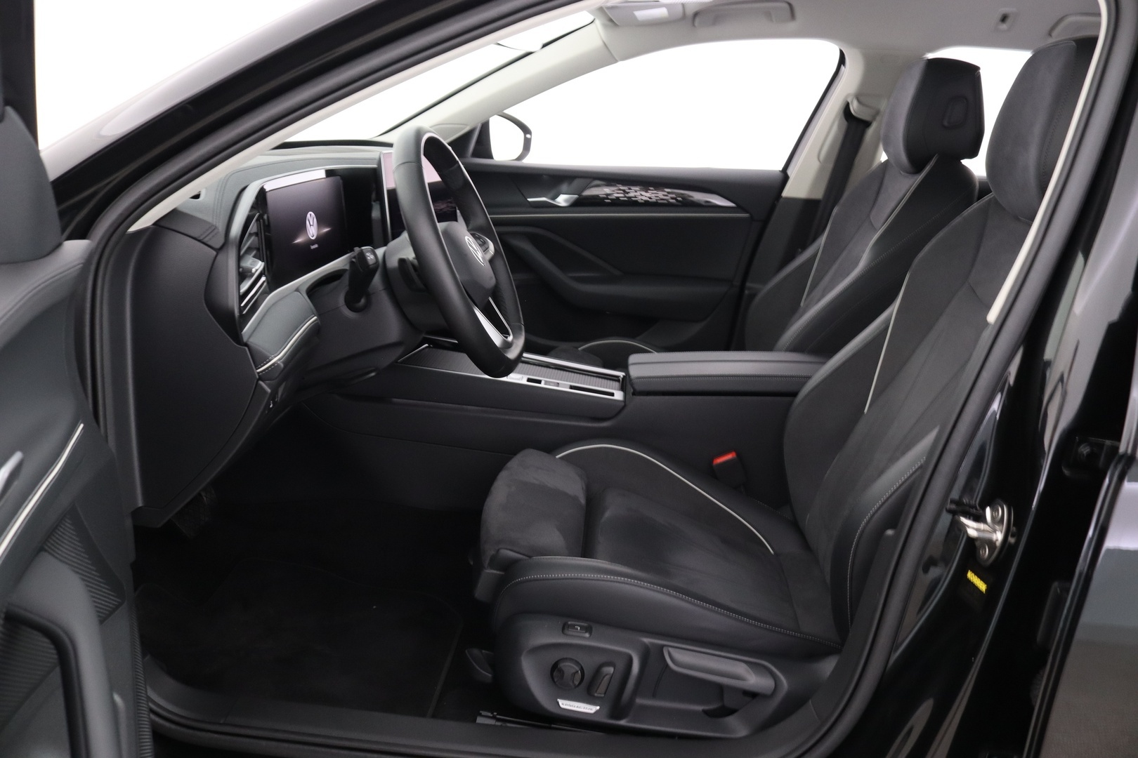 VOLKSWAGEN Passat 12