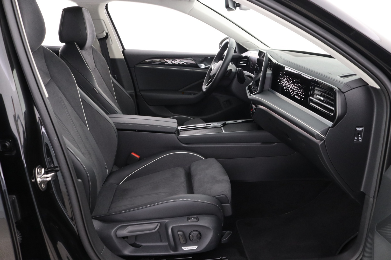 VOLKSWAGEN Passat 15