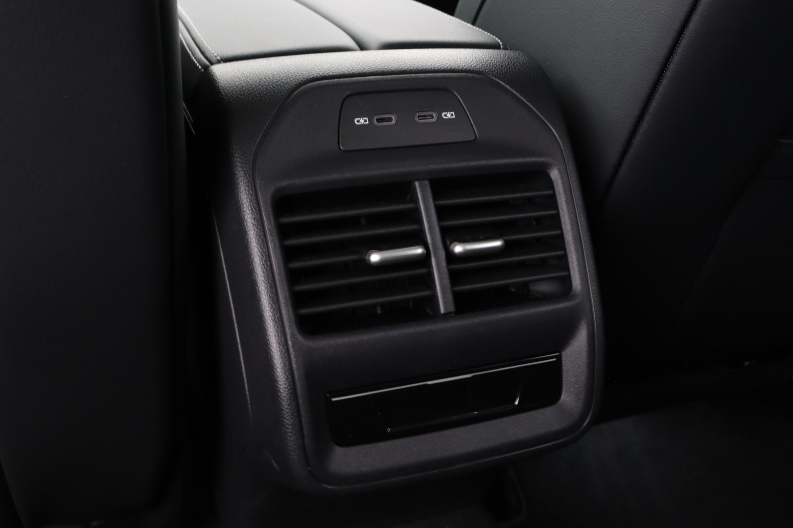 VOLKSWAGEN Passat 18