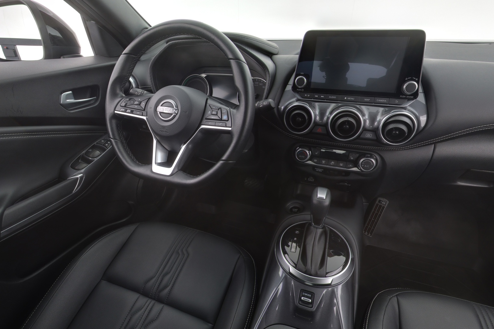 NISSAN Juke 2023