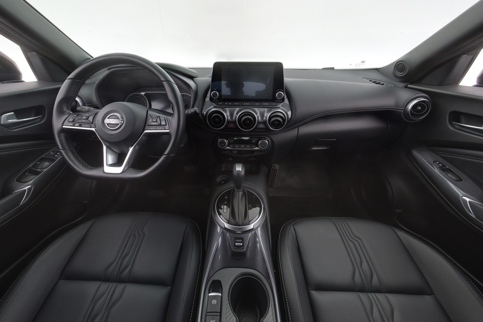 NISSAN Juke 2023