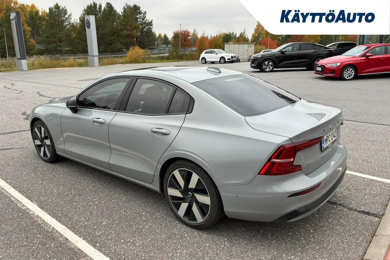 VOLVO S60 2023