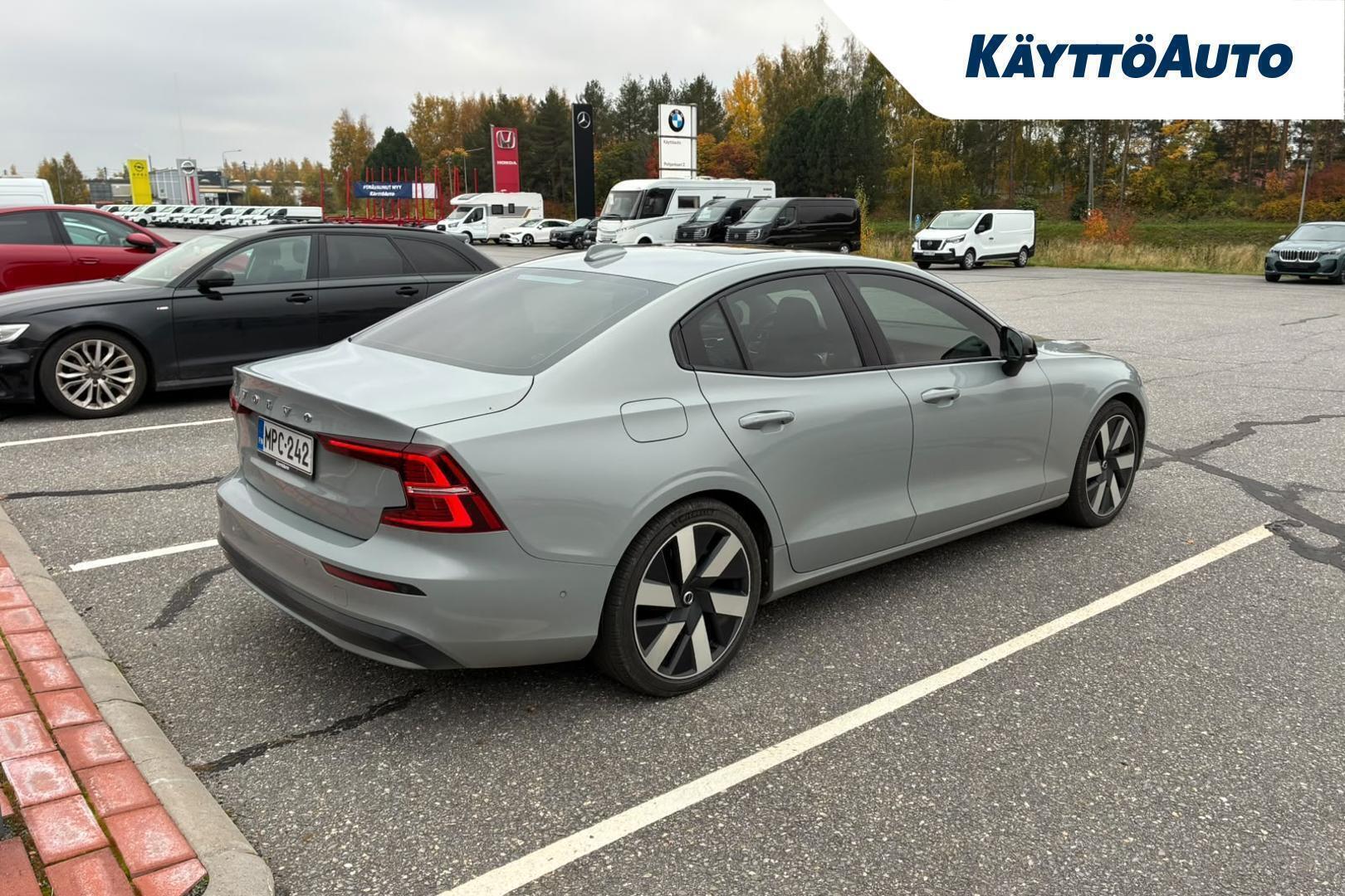 VOLVO S60 2023