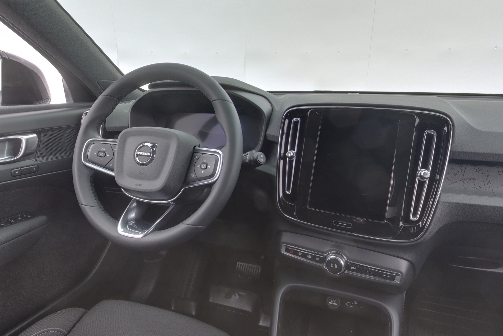 VOLVO XC40 12