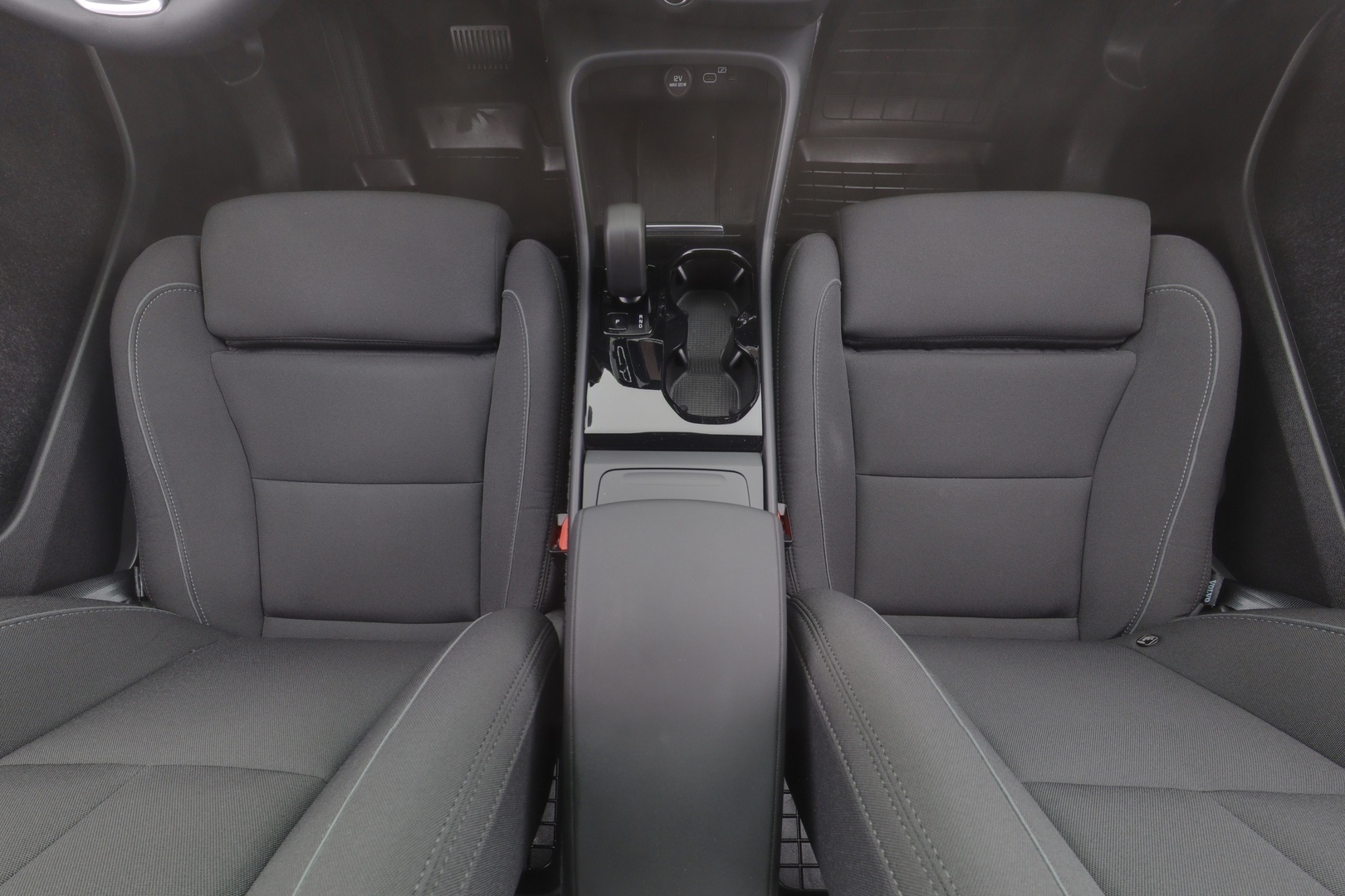 VOLVO XC40 13