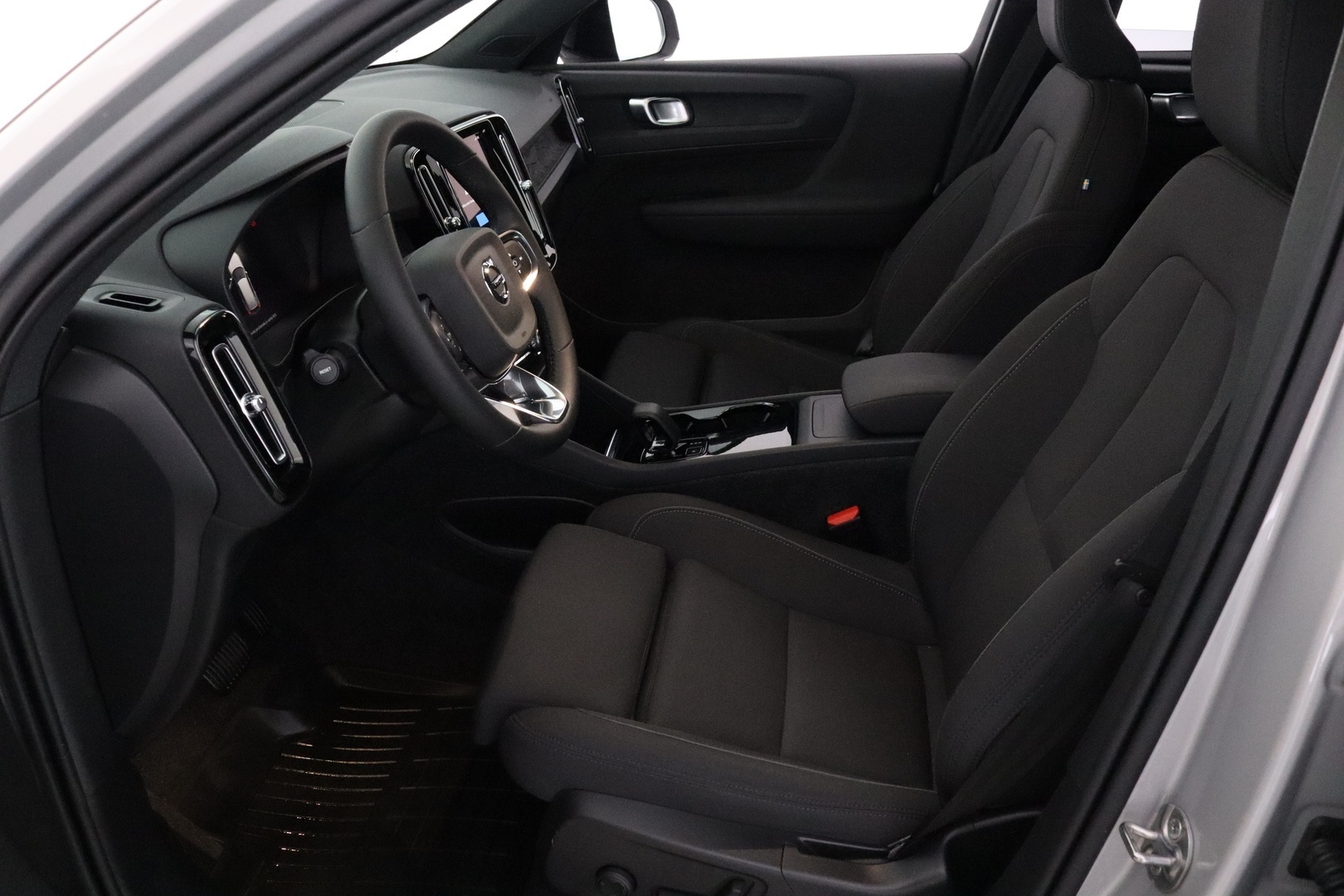 VOLVO XC40 14
