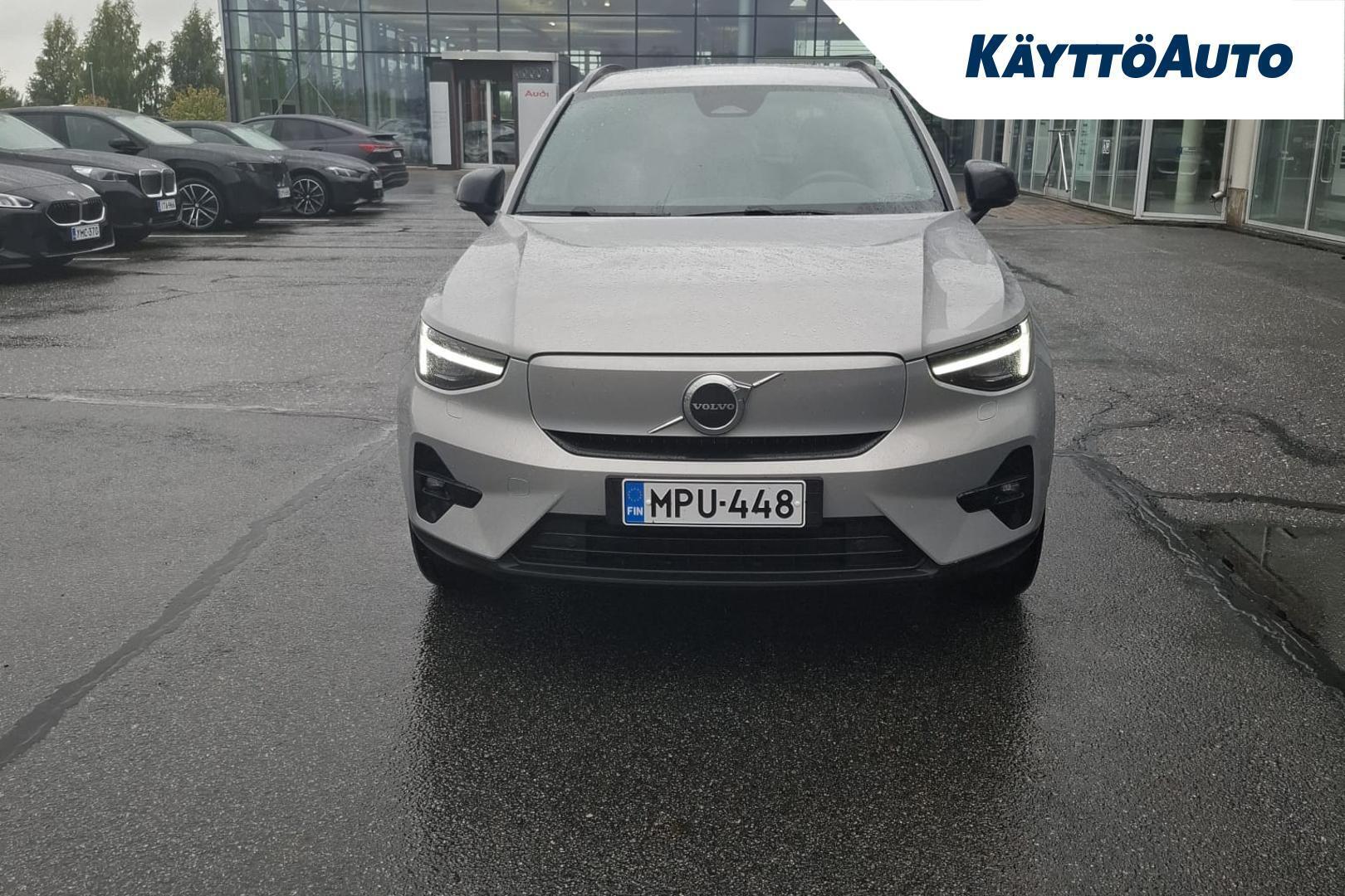 VOLVO XC40 2024
