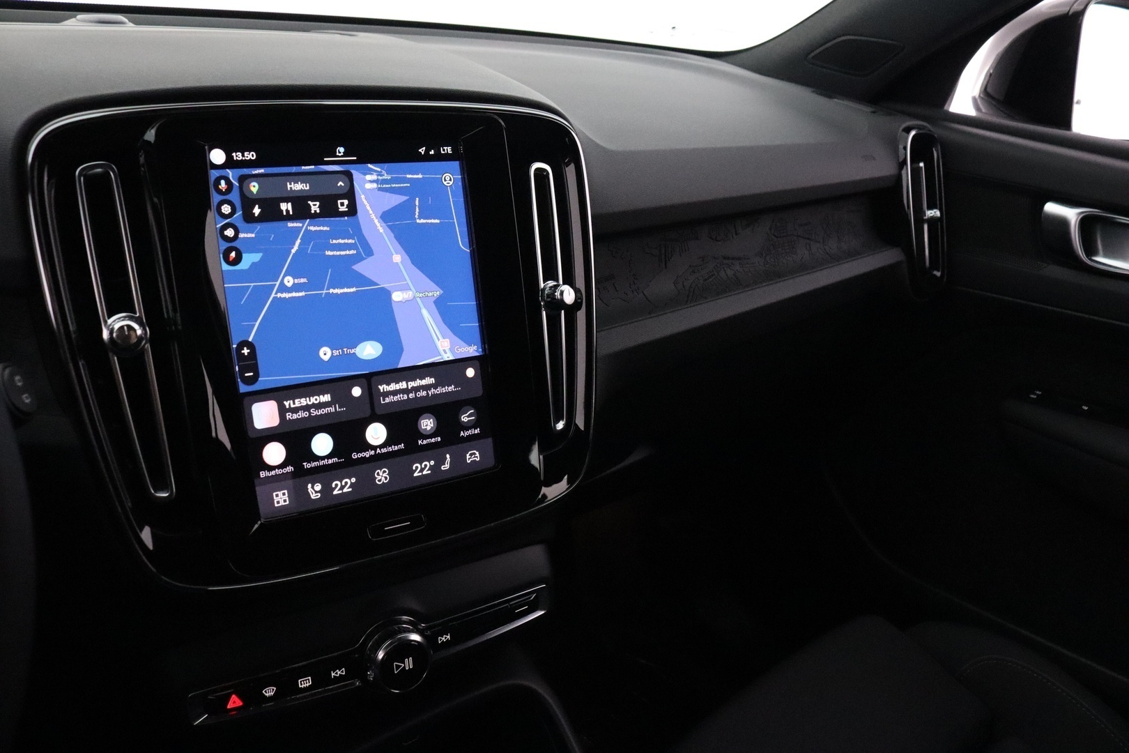 VOLVO XC40 23