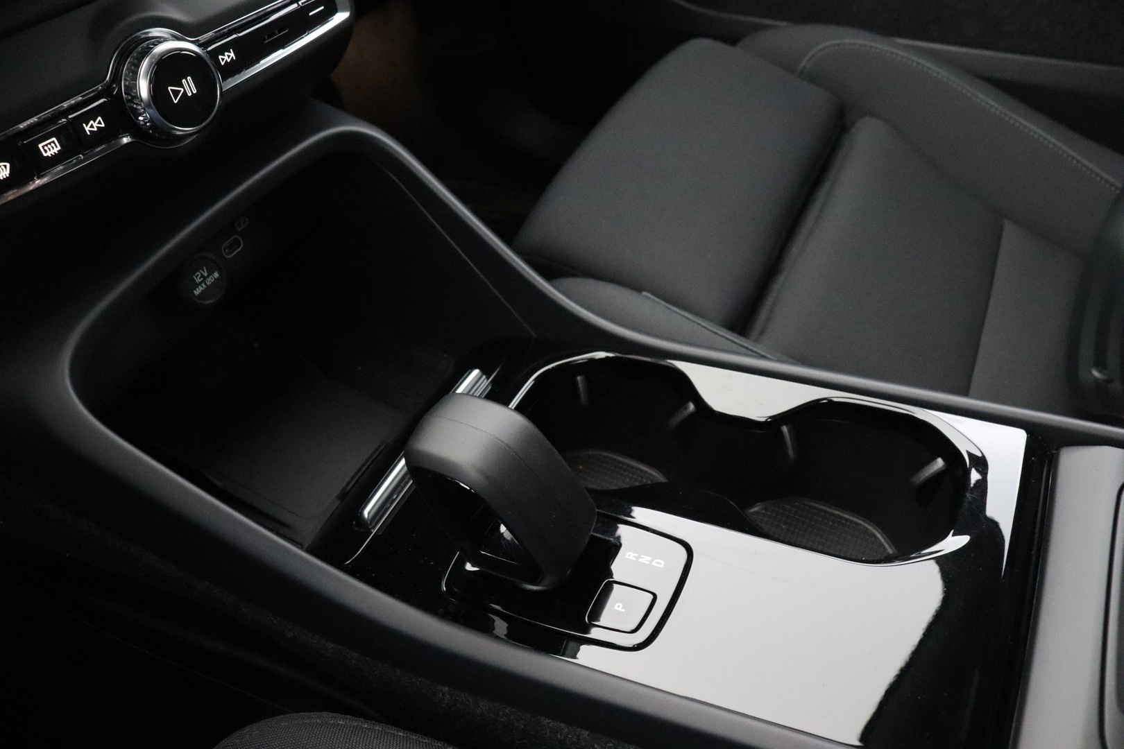 VOLVO XC40 31