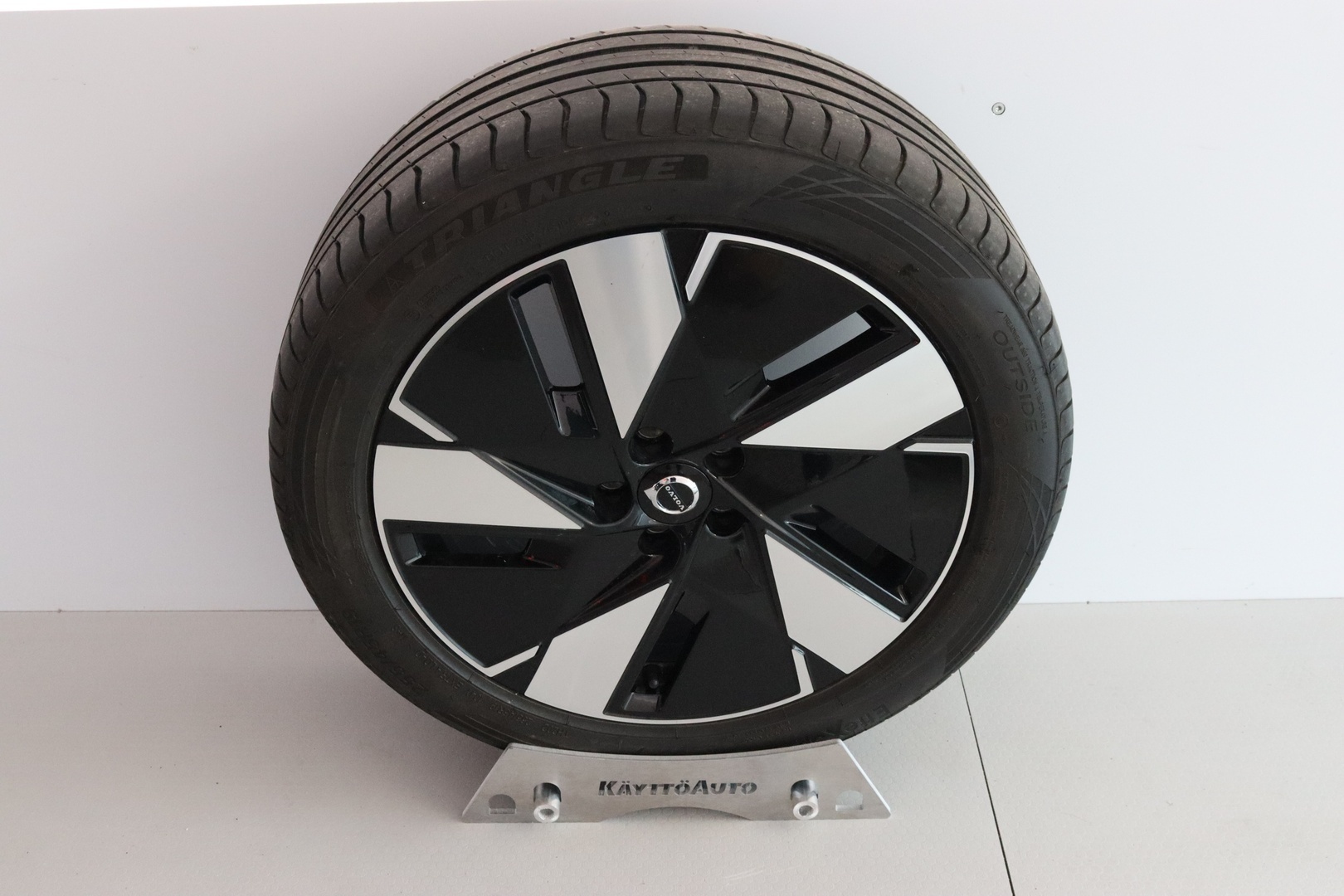 VOLVO XC40 33
