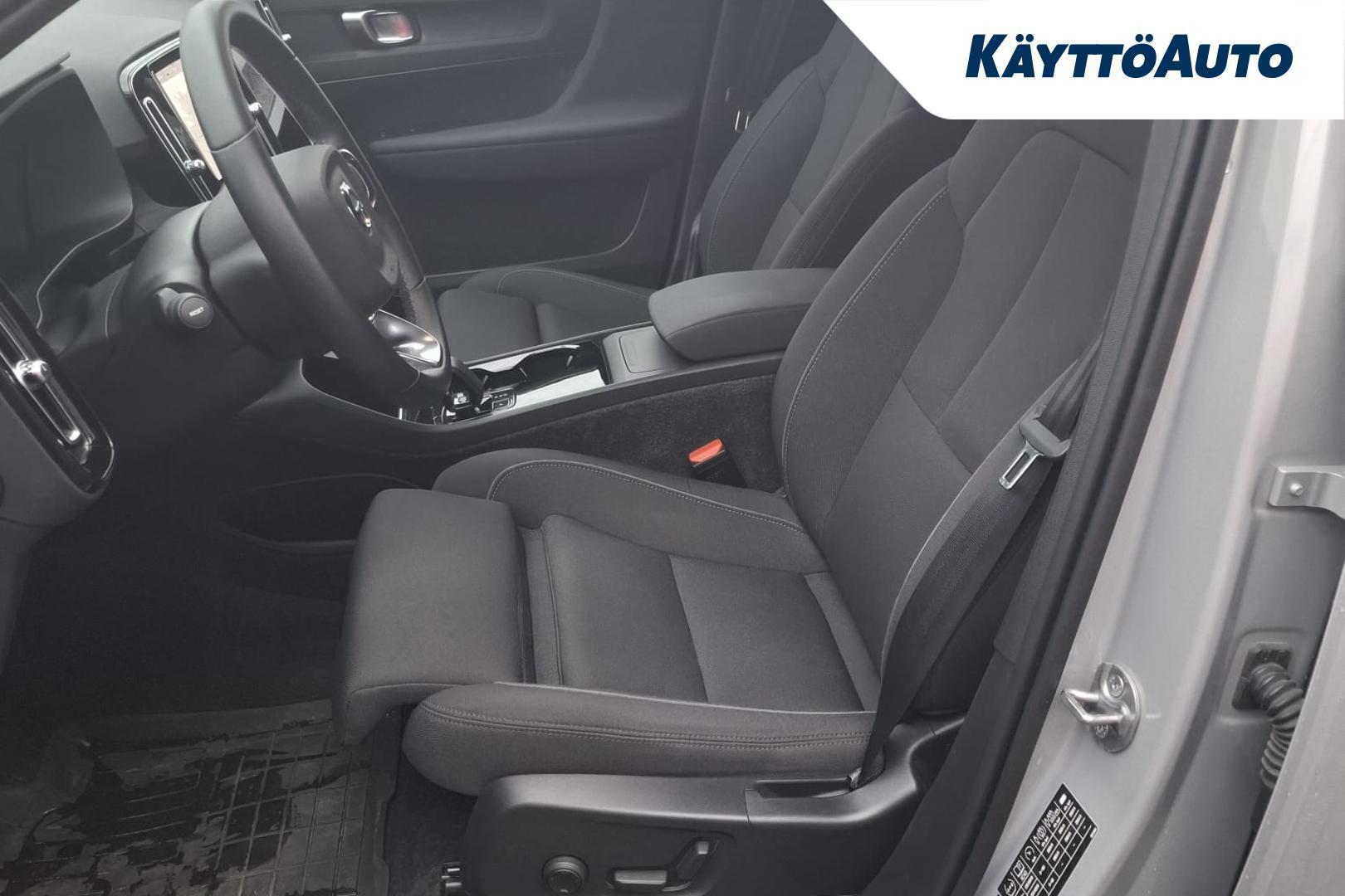VOLVO XC40 2024