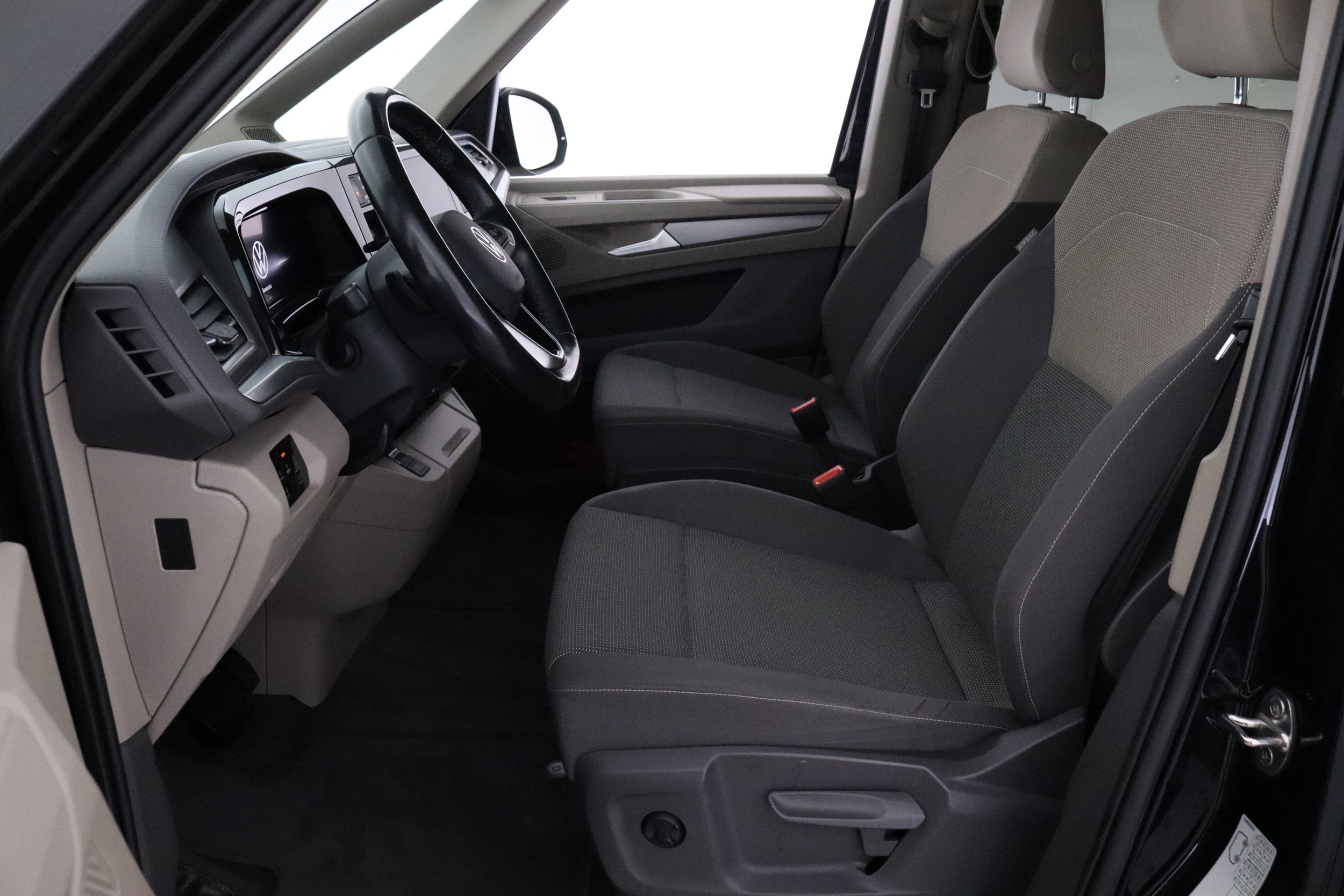 VOLKSWAGEN Multivan 2022