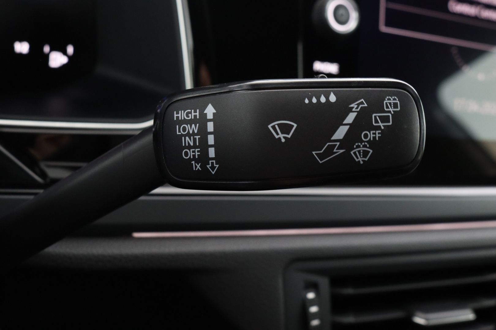 VOLKSWAGEN Taigo 2025