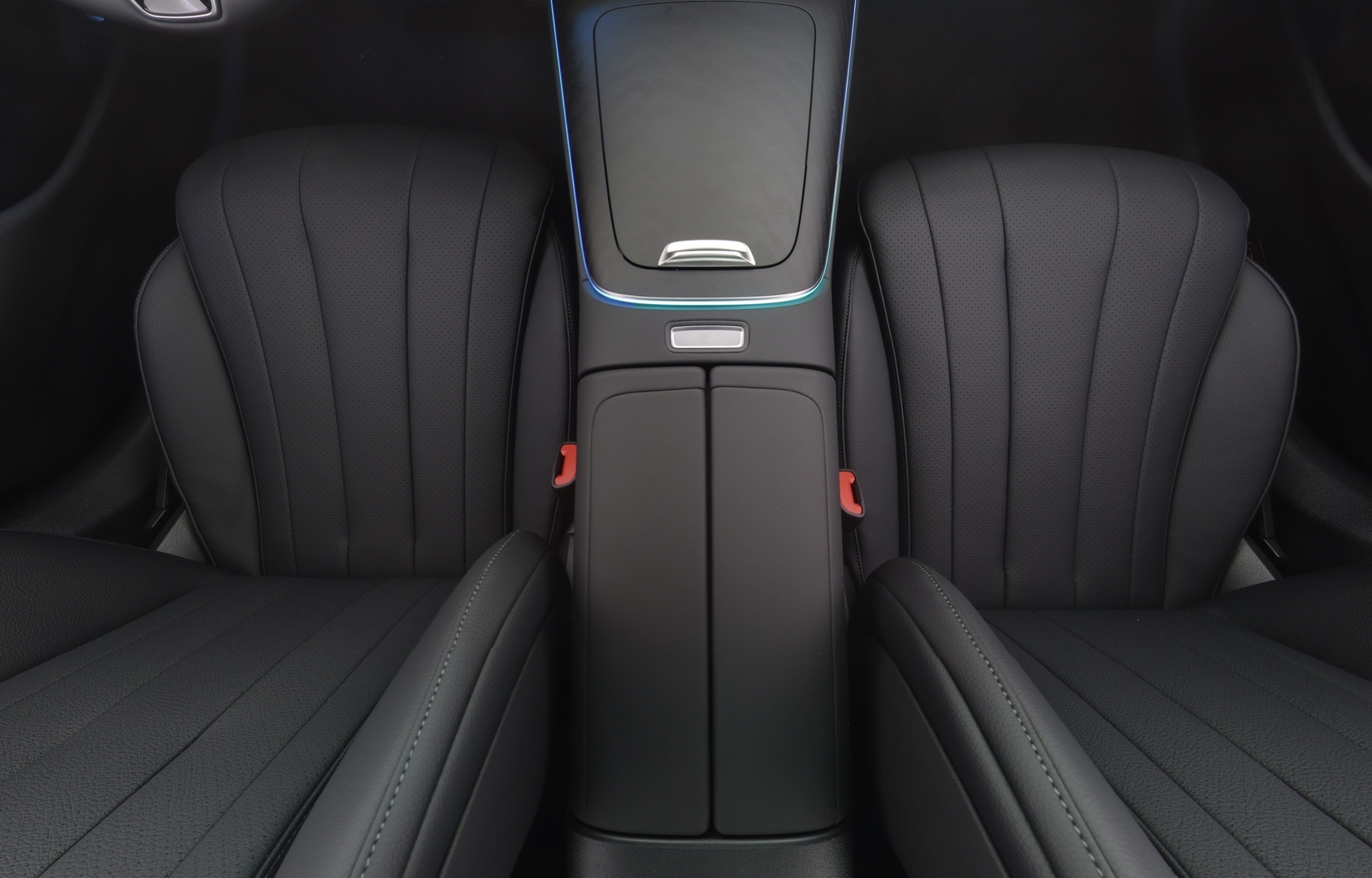 MERCEDES-BENZ E 2026