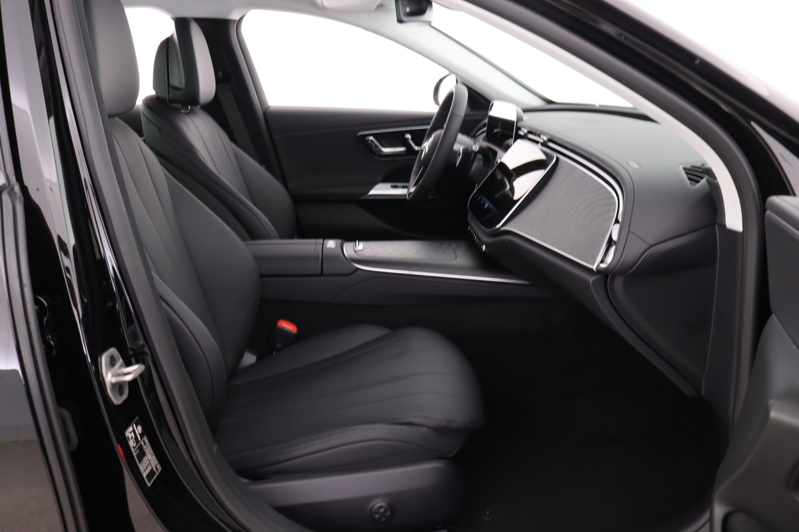 MERCEDES-BENZ E 2026