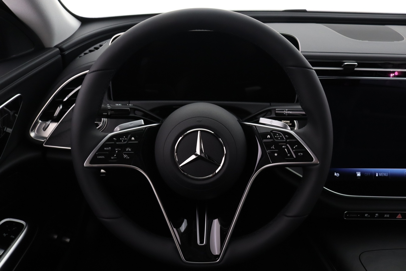 MERCEDES-BENZ E 2026