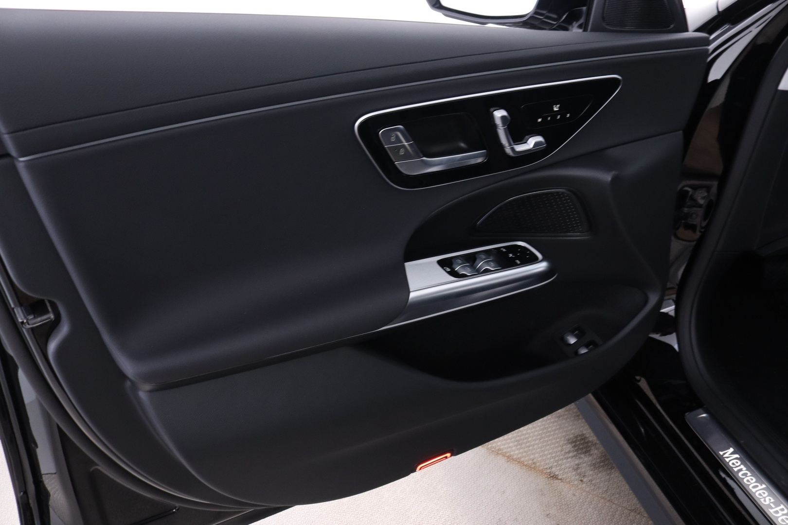 MERCEDES-BENZ E 2026