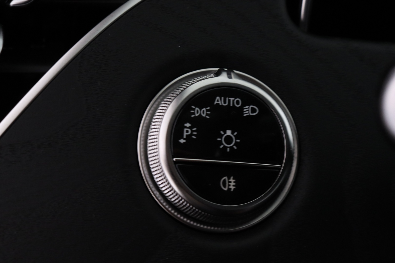 MERCEDES-BENZ E 2026