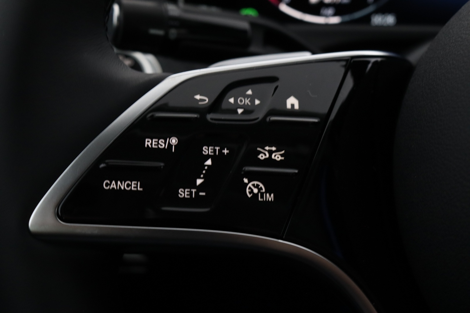 MERCEDES-BENZ E 2026